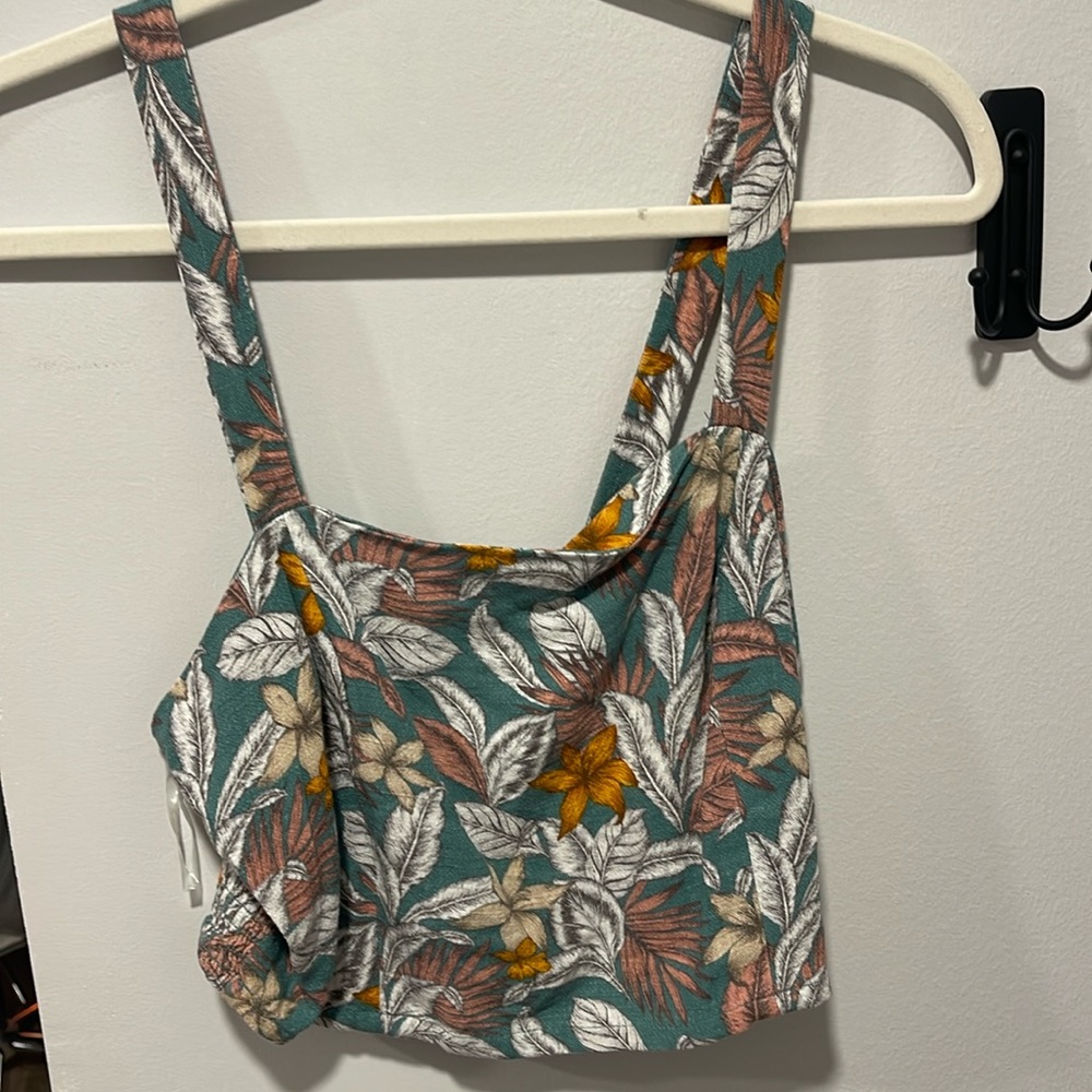 Aeropostale floral tank top. Size medium.